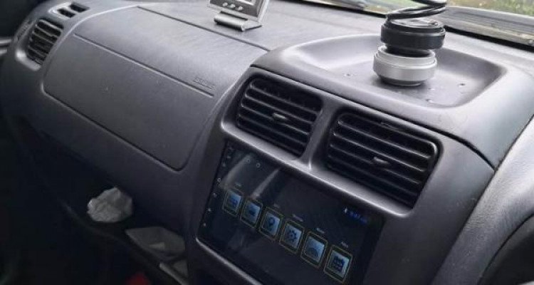 SUZUKI SWIFT 2004