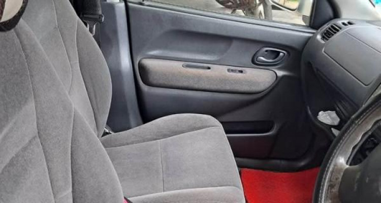 SUZUKI SWIFT 2004