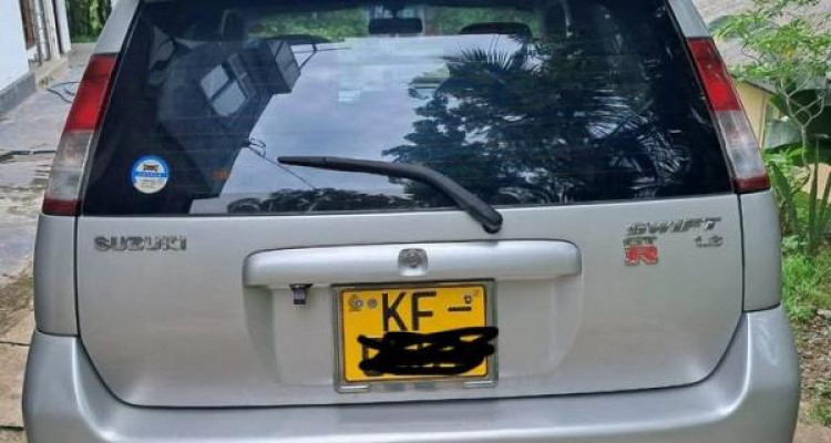 SUZUKI SWIFT 2004