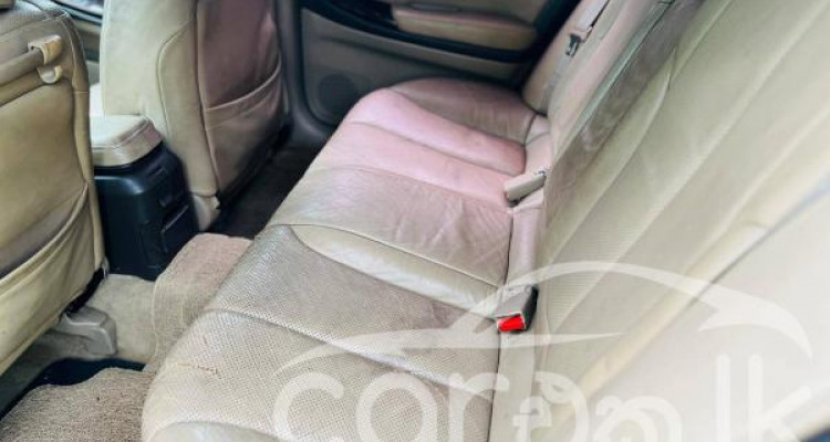NISSAN CEFIRO A33 2000