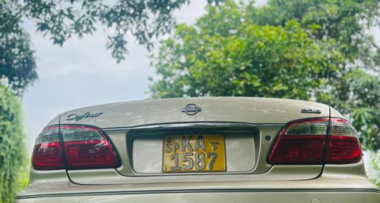 NISSAN CEFIRO A33 2000