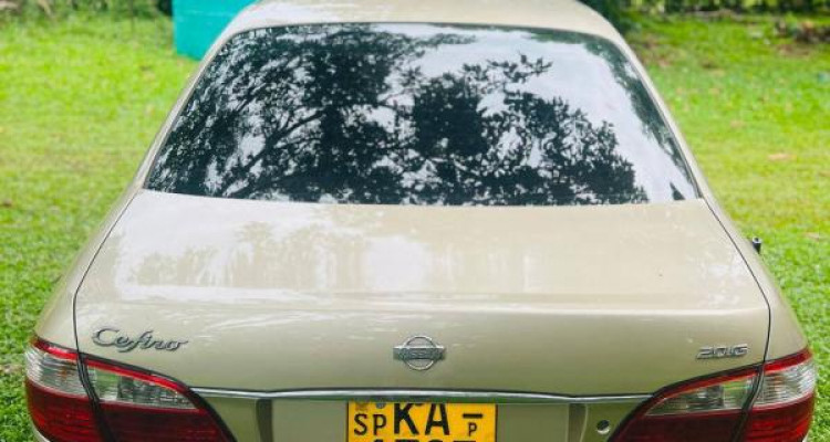 NISSAN CEFIRO A33 2000