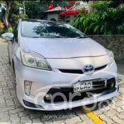 TOYOTA PRIUS 2012