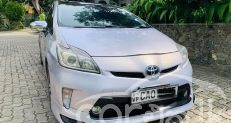 TOYOTA PRIUS 2012