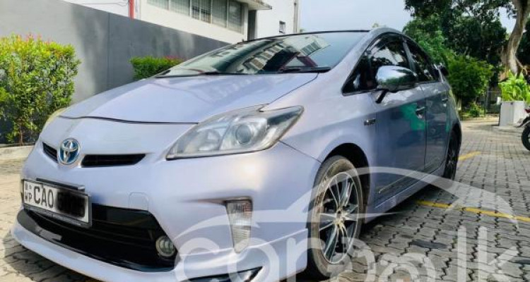 TOYOTA PRIUS 2012