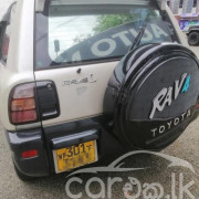 TOYOTA RAV4 1995