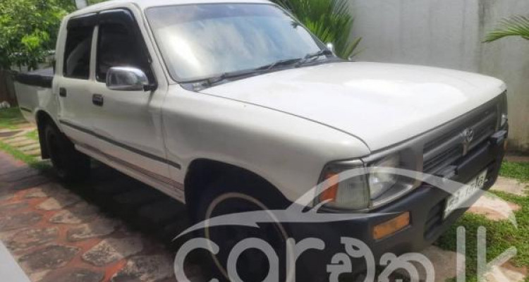 TOYOTA HILUX 1990