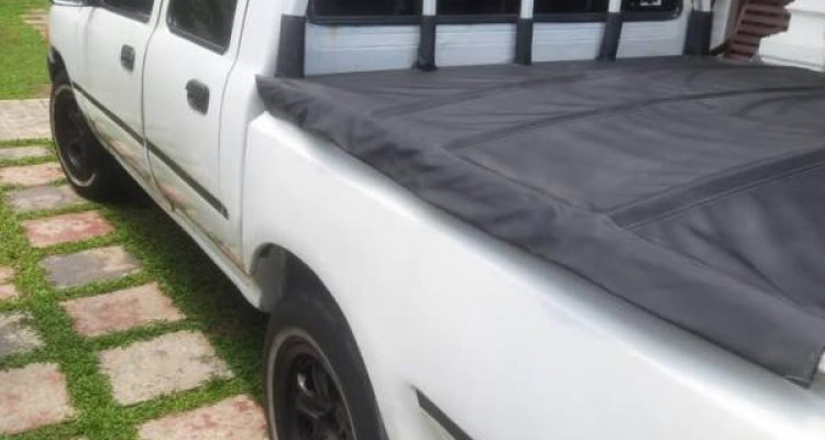 TOYOTA HILUX 1990