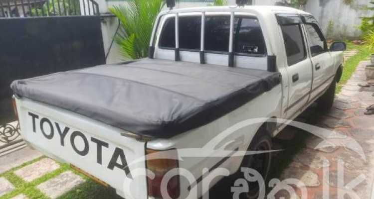 TOYOTA HILUX 1990