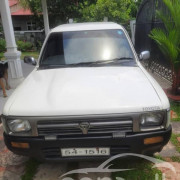 TOYOTA HILUX 1990