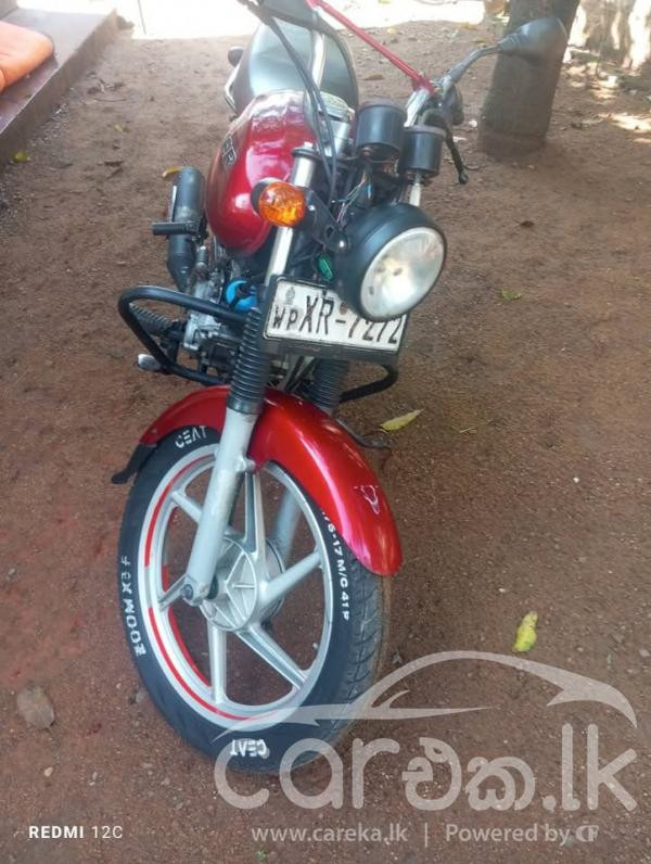 BAJAJ BOXER 2012