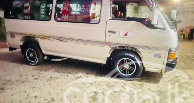 NISSAN CARAVAN 1991