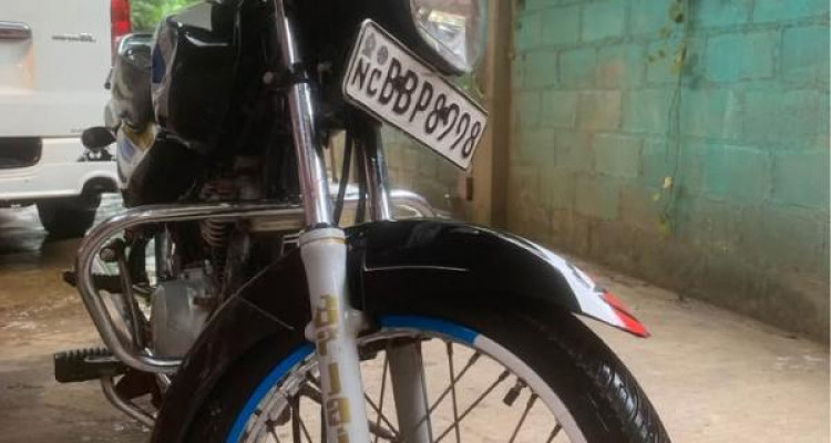 BAJAJ CT100 2014