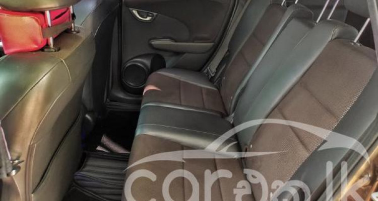 HONDA FIT SHUTTLE 2013