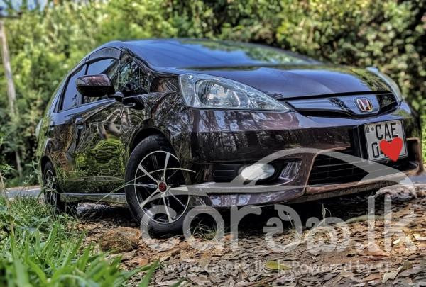 HONDA FIT SHUTTLE 2013