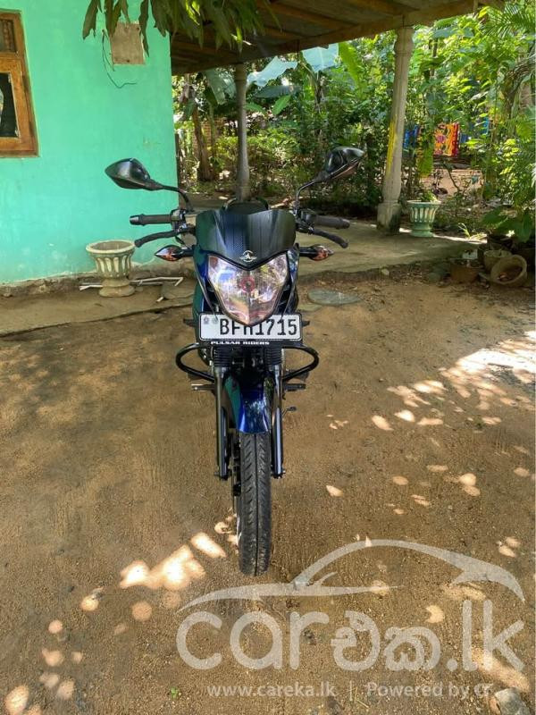 BAJAJ PULSAR 2017