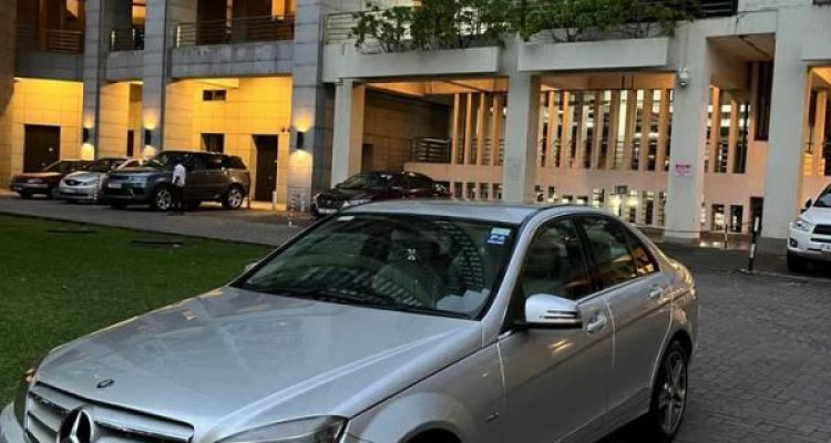 MERCEDES BENZ C180 2010
