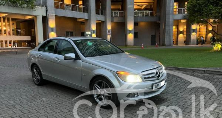 MERCEDES BENZ C180 2010