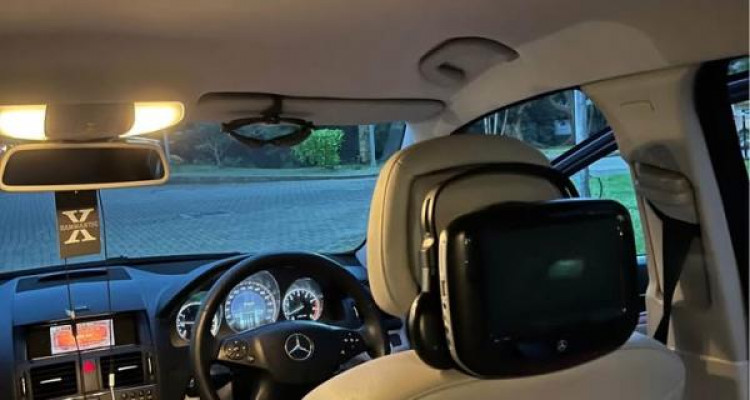 MERCEDES BENZ C180 2010