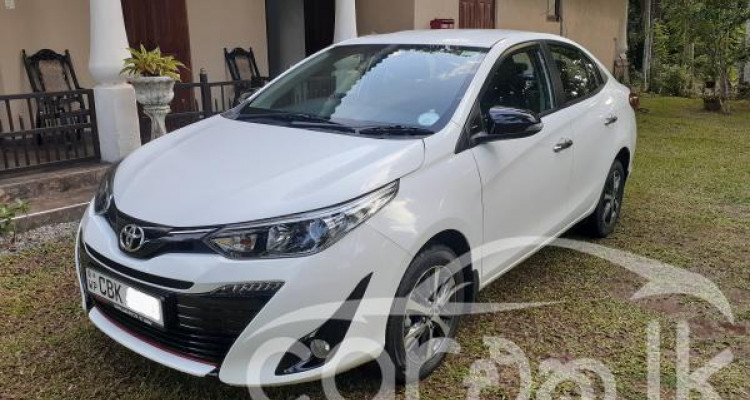 TOYOTA YARIS ATIV 2020