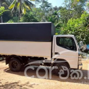 MITSUBISHI FUSO 2002