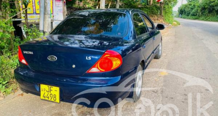 KIA SPECTRA 2002