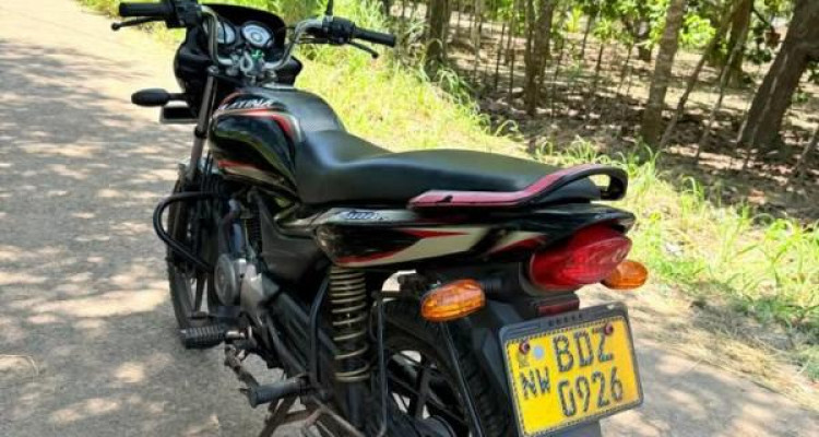 BAJAJ PLATINA 2016