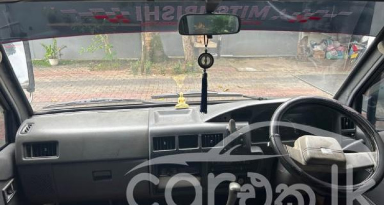 MITSUBISHI DELICA PO15 1993