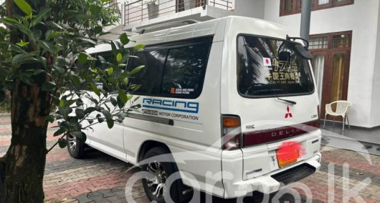 MITSUBISHI DELICA PO15 1993