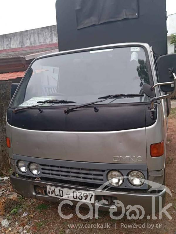 TOYOTA DYNA 2002