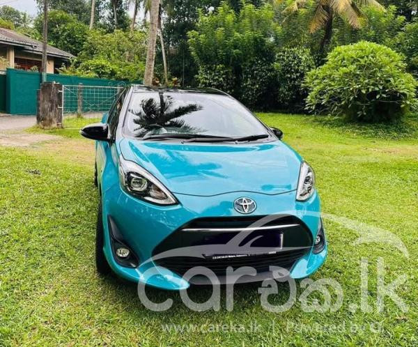 TOYOTA AQUA 2017