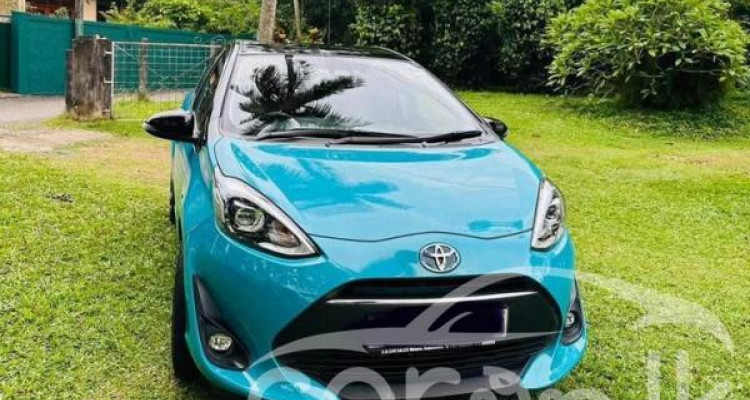 TOYOTA AQUA 2017