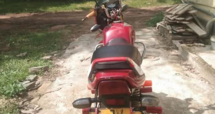 BAJAJ CT100 2004