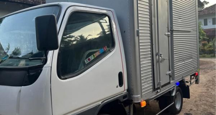 MITSUBISHI CANTER 2000