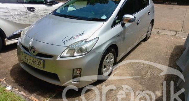 TOYOTA PRIUS 2010