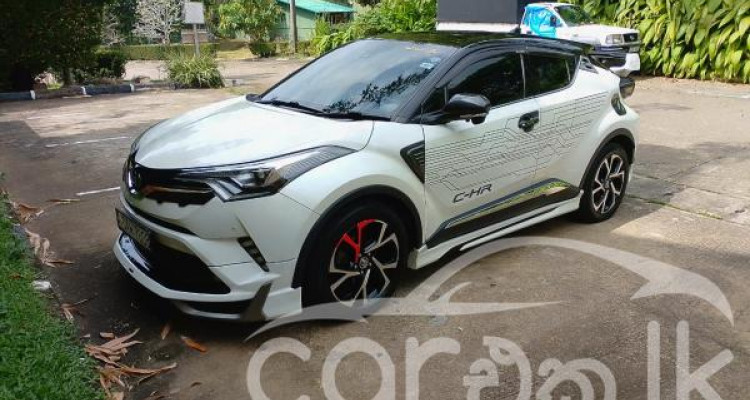 TOYOTA C-HR 2017