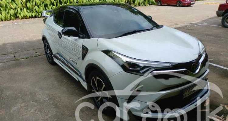 TOYOTA C-HR 2017