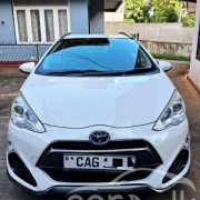 TOYOTA AQUA 2015