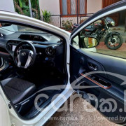 TOYOTA AQUA 2015