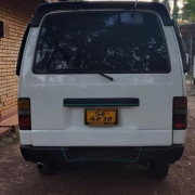 NISSAN CARAVAN 1987