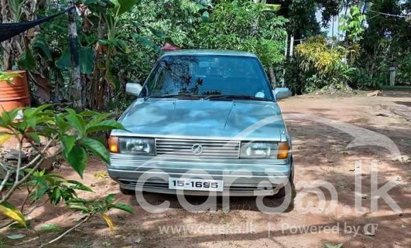 NISSAN TRAD SUNNY 1988