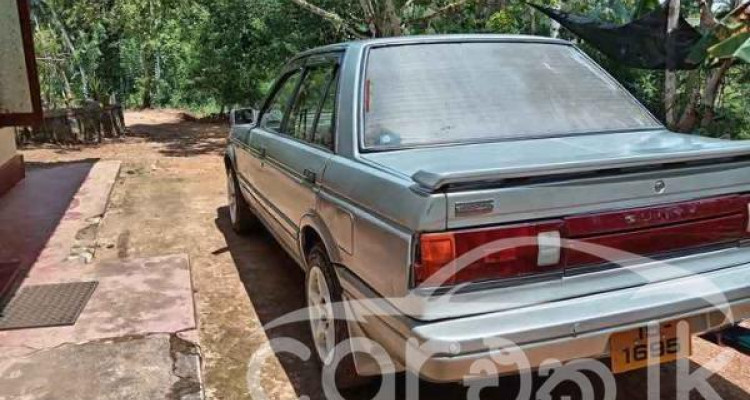 NISSAN TRAD SUNNY 1988