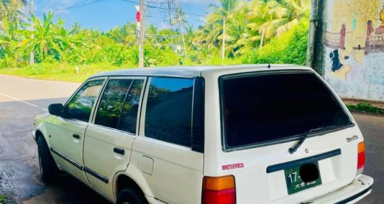 MAZDA FAMILIA 1989