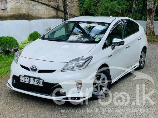TOYOTA PRIUS 2014