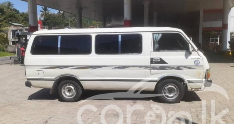 TOYOTA LH30 1982