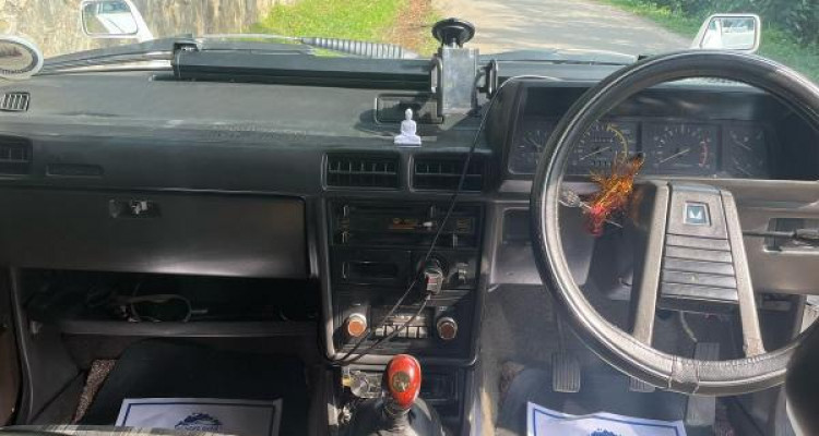 MITSUBISHI LANCER BOX 1980