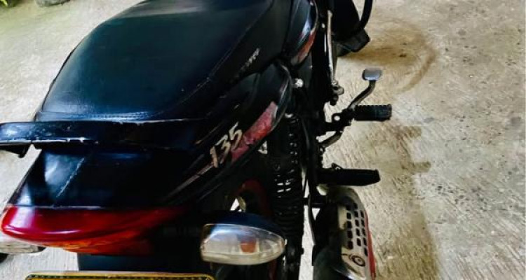 BAJAJ DISCOVER 135 2010
