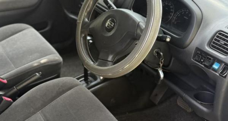 SUZUKI SWIFT 2004