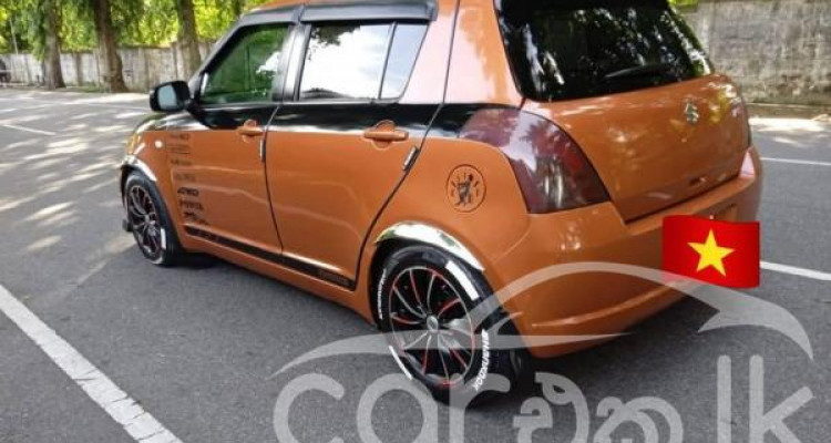SUZUKI SWIFT 2004