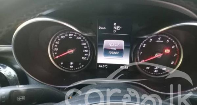 MERCEDES BENZ C200 2015